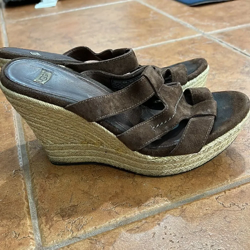 Ugg Tawnie brown‎ suede espadrille wedges size 9